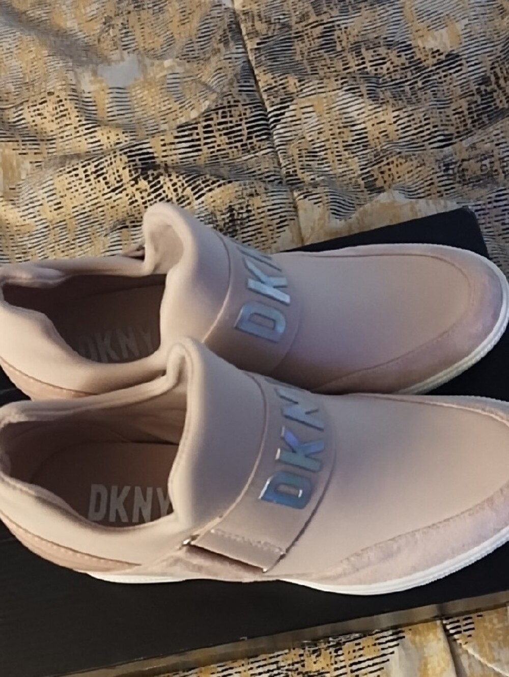 DKNY Shoes Excellent Condition - Picture 2 of 5